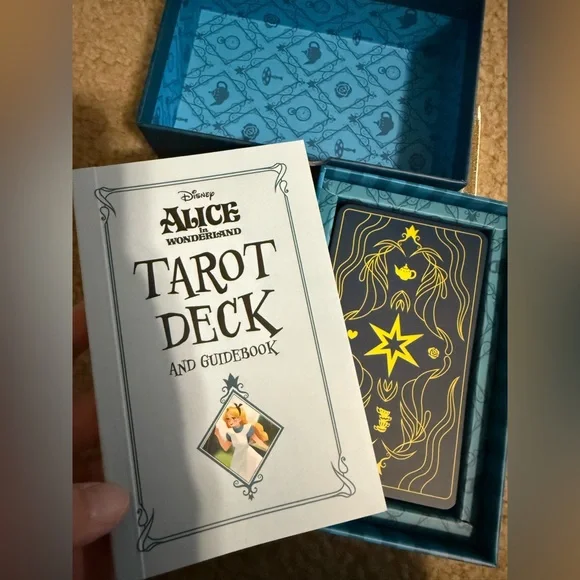 Disney Alice in Wonderland Tarot Deck - Blue and Gold - Picture 3 of 3